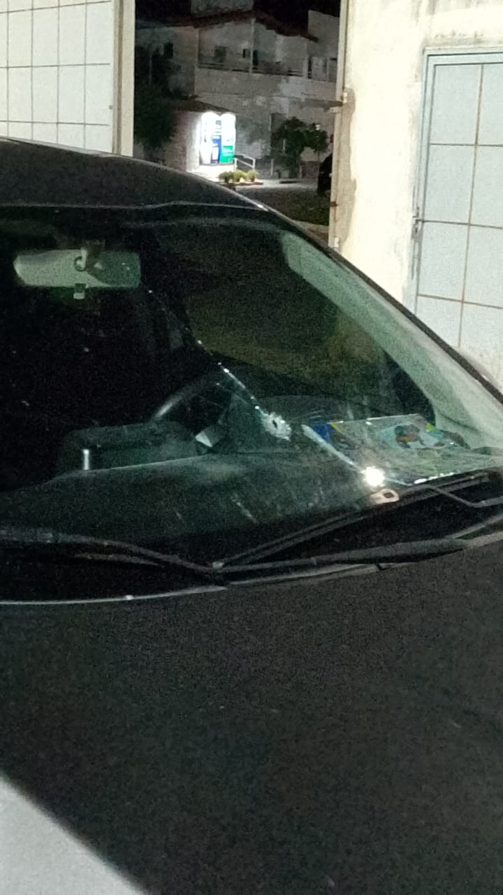 Ataques a políticos: Carro de prefeito do RN é alvo de atentado a tiros