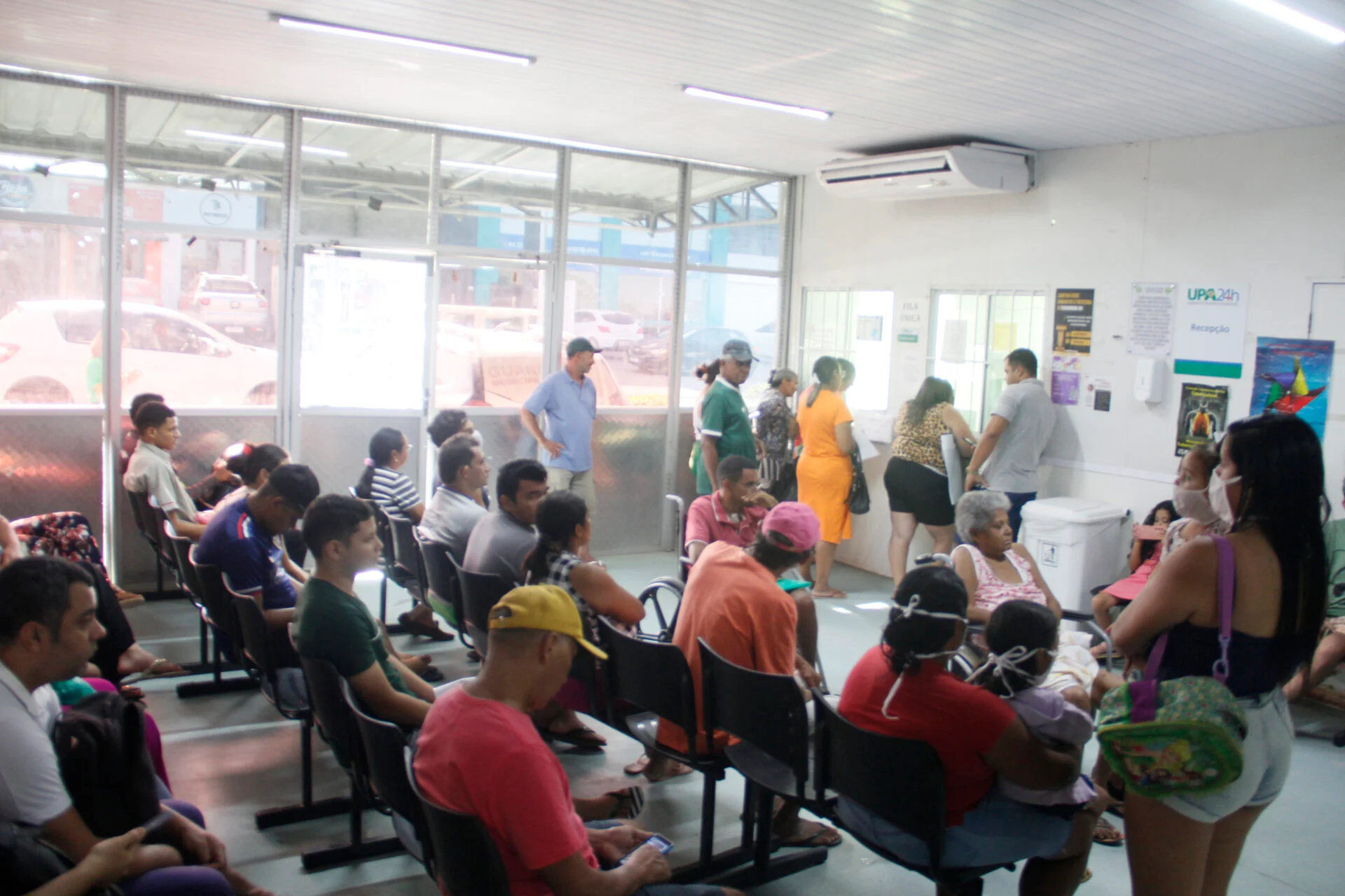 UPA de Parnamirim registra superlotação nesta sexta-feira