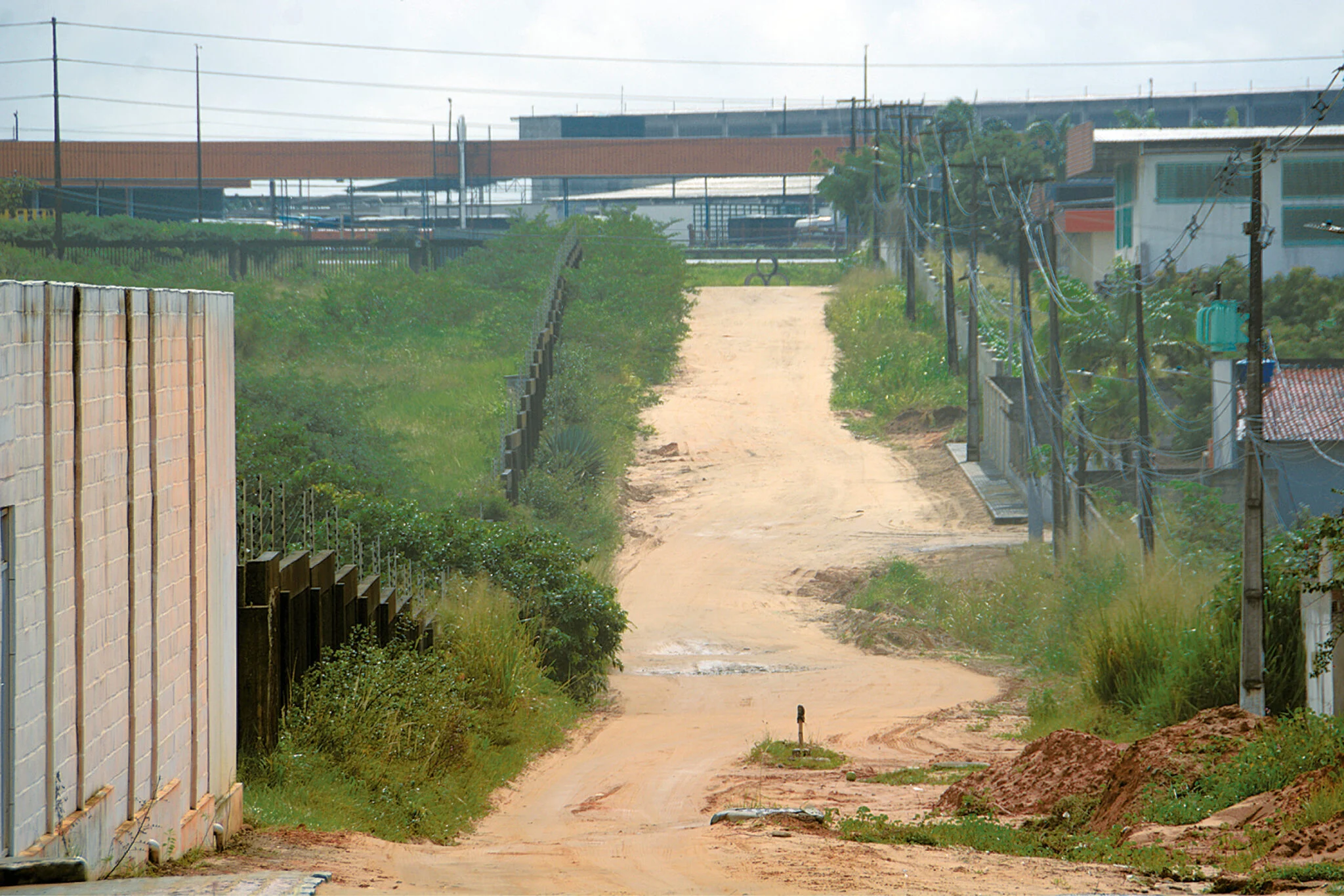 Tribuna do Norte destaca falta de infraestrutura no Distrito Industrial de Macaíba