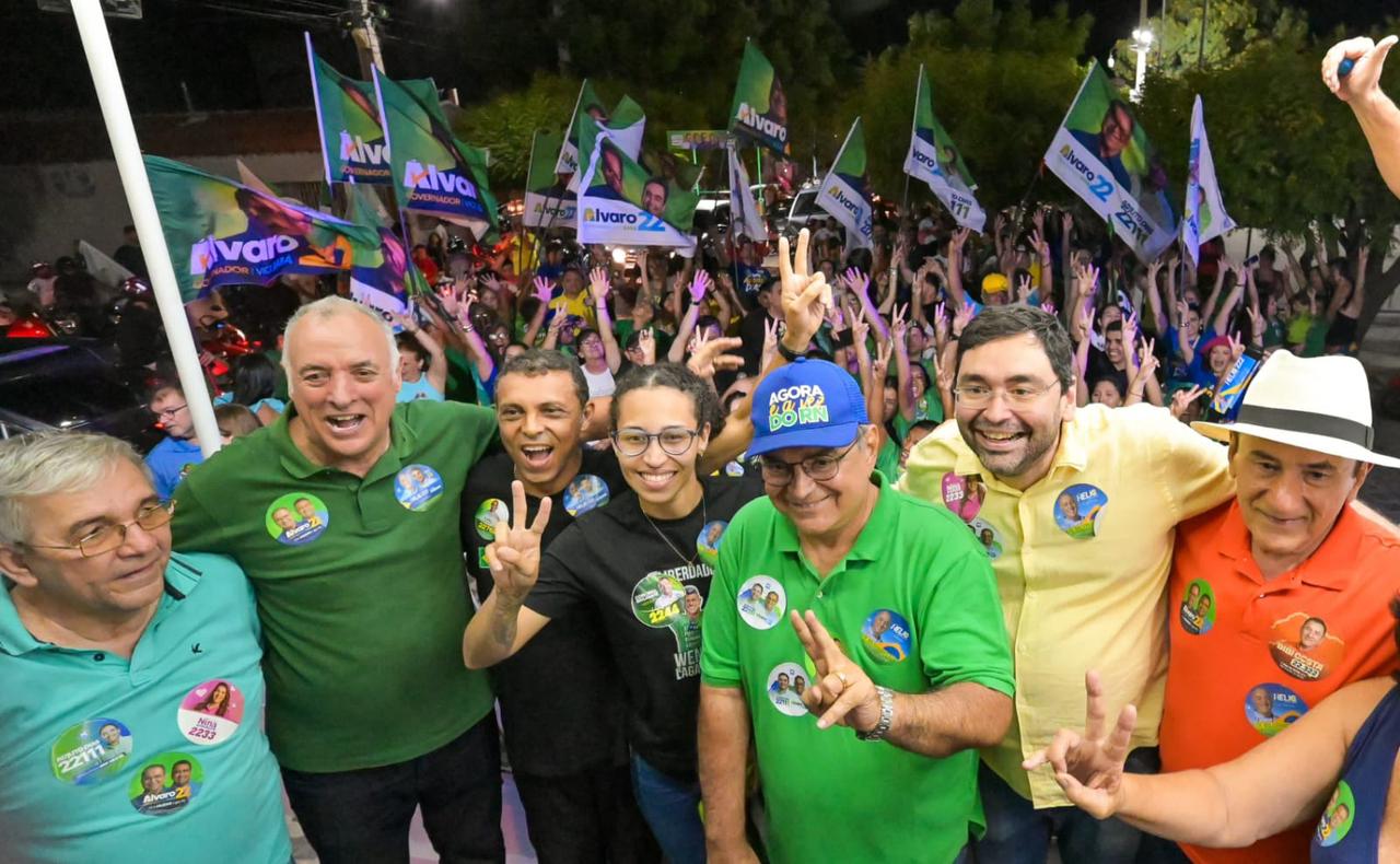 Álvaro Dias reúne multidão, faz a maior carreata da história de Caicó e percorre mais quatro municípios no Seridó neste sábado